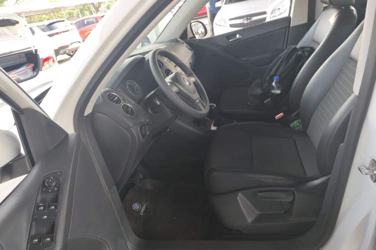 Used Volkswagen Tiguan 2015 1.8TSI Automatic Two-Wheel Drive Trend Edition Left Front Seat