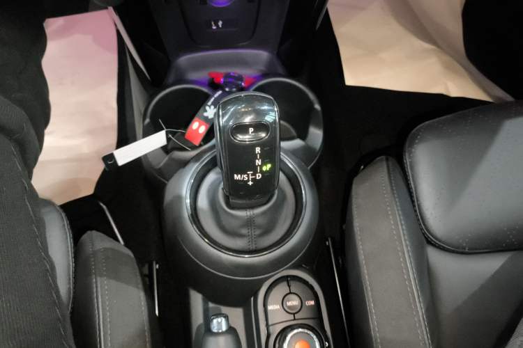 Used MINI 2019 1.5T COOPER Artist