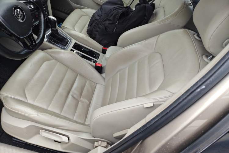 Used Volkswagen Golf 2014 1.4TSI Automatic Luxury Model Left Front Seat