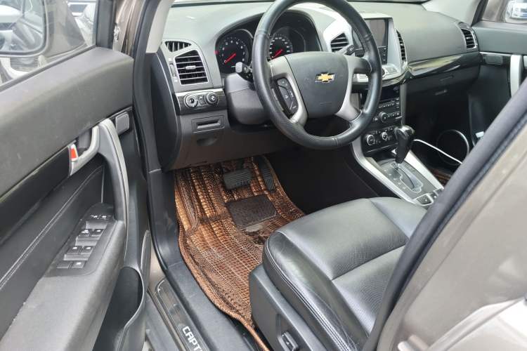 Used Chevrolet Captiva 2017 2.4L Two-Wheel Drive Luxury Edition 7 Seats Driver Seat