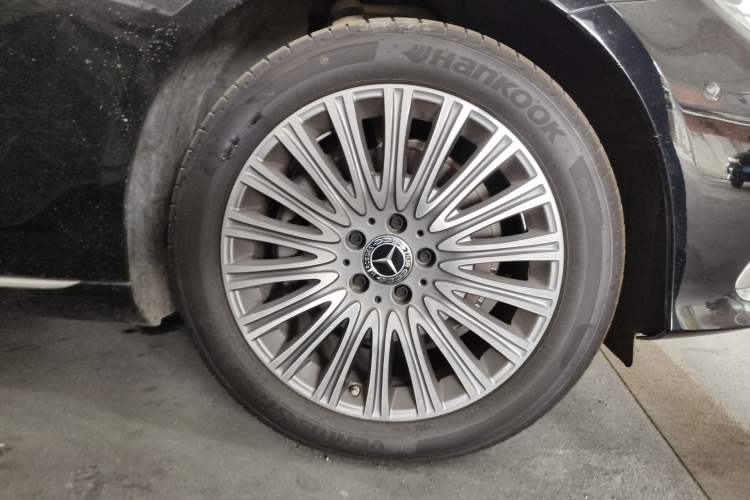 Used Mercedes-Benz E-Class 2022 Second Facelift E 300 L Fashion Edition
