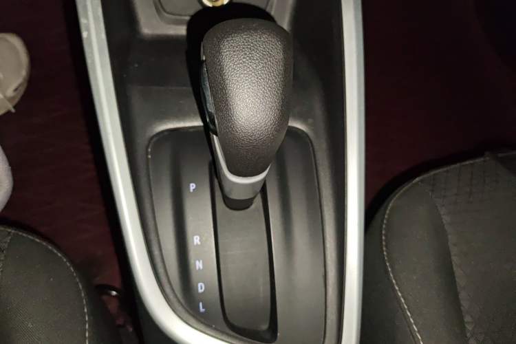 Used Chevrolet Cavalier 2020 325T Automatic Enjoyment Edition Gear Lever