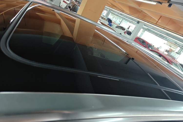 Used Wey VV6 2020 2.0T Two-Wheel Drive Smart Protection+ Roof