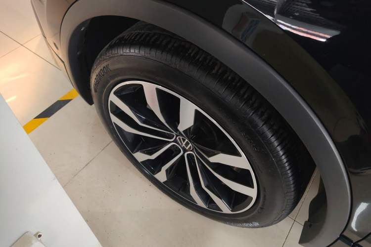 Used Volkswagen Tiguan L 2021 330TSI Automatic Two-Wheel Drive R-Line Enhanced Edition