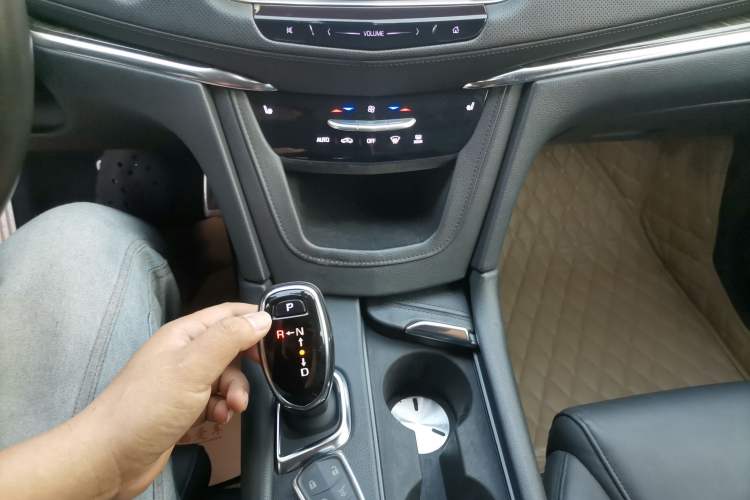 Used Cadillac XT5 2016 28T Four-Wheel Drive Luxury Model Gear Lever