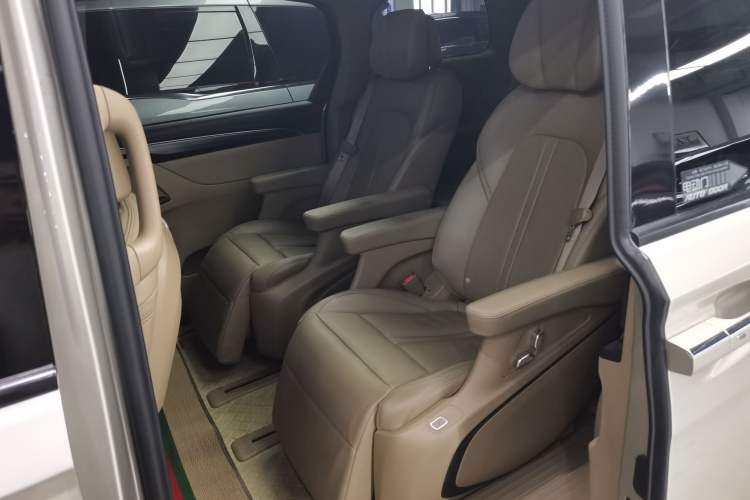 Used Buick GL8 2020 ES Land Cruiser 653T Luxury Model
