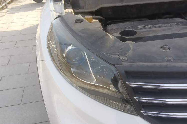 Used Dongfeng Fengon 580 2017 1.5T CVT Smart Style Model Right Front Headlight