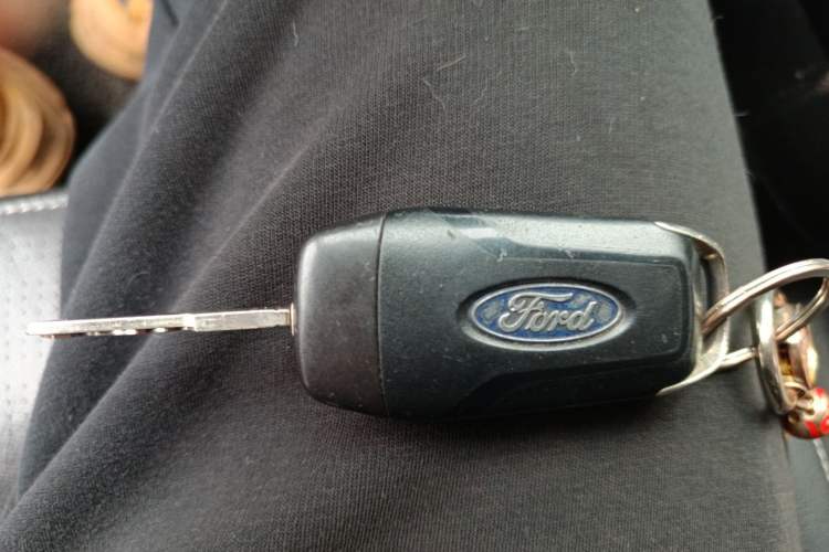 Used Ford Escort 2015 1.5L Automatic Fashion Model
