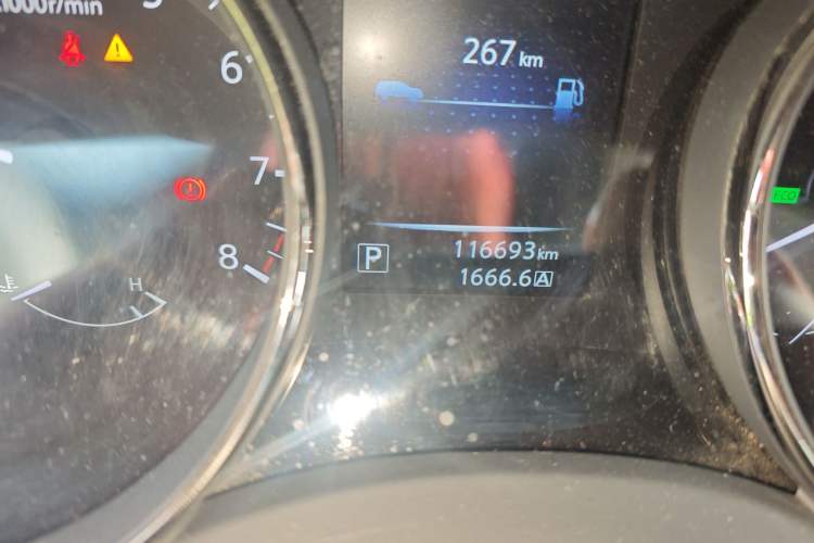 Used Nissan X-Trail 2014 2.5L CVT Leading Edition 4WD Odometer Close Up