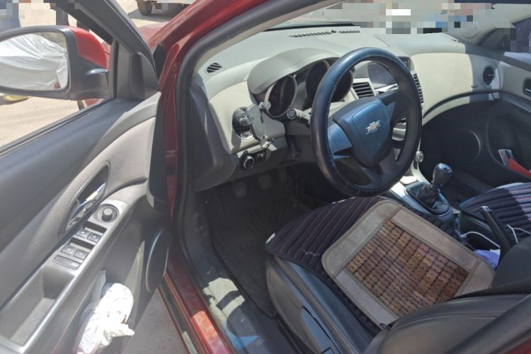 Used Chevrolet Cruze 2012 1.6L SE MT Driver Seat