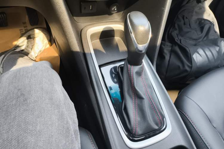 Used Chevrolet Monza 2022 Light Hybrid RS 330T Automatic Comfort Edition Gear Lever