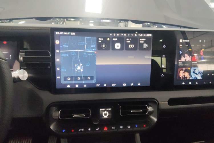 Used BAIC Off-Road BJ40 Electric Drive 2025 Advanced Edition Audio And AC Panel