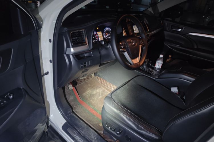 Used Toyota Highlander 2015 3.5L 4x4 Luxury Edition 7-seater
