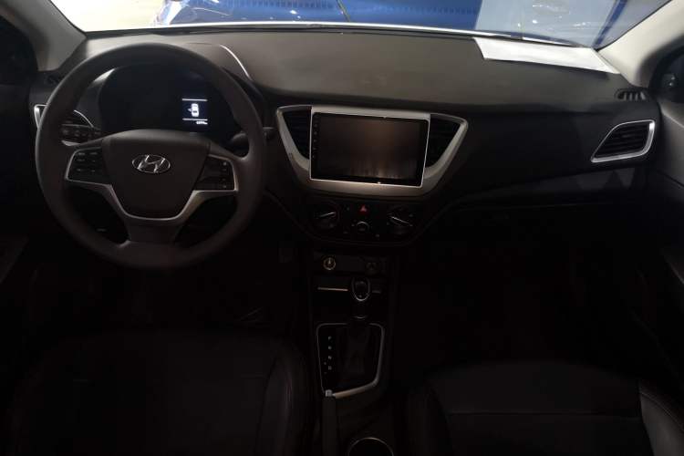 Used Hyundai Verna (new generation) 2020 1.4L CVT TOP Elite Edition Center Console