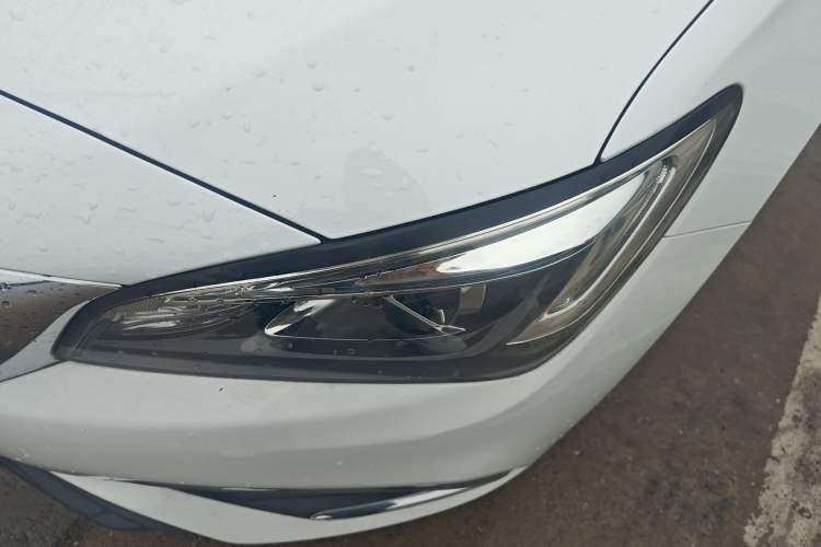 Used Buick Verano 2018 Sedan 15S Automatic Leading Model Left Front Headlight