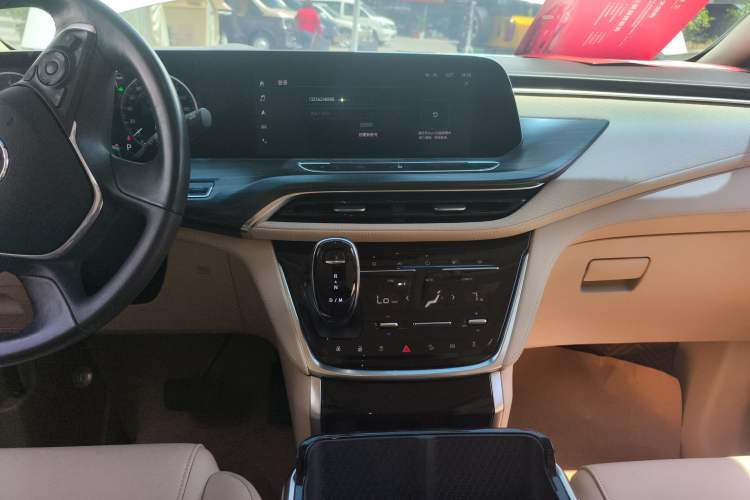 Used Buick GL8 2023 ES Lu Zun Deluxe Model Audio And AC Panel