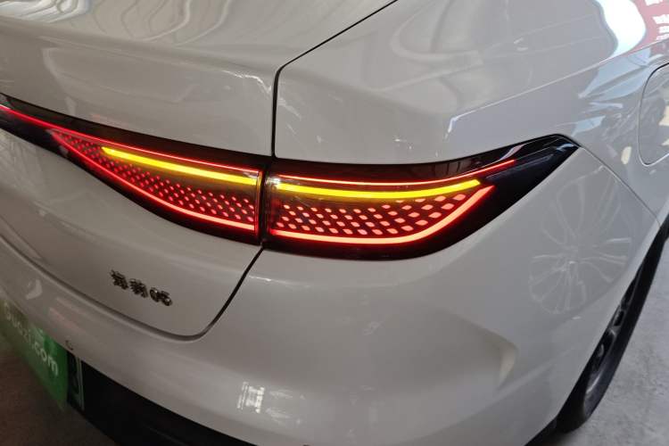 Used BYD Seal 05 DM-i 2025 DM-i Smart Drive 55KM Luxury Model Right Rear Taillight