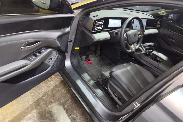 Used BYD Qin L 2024 DM-i 120KM Beyond Model Driver Seat