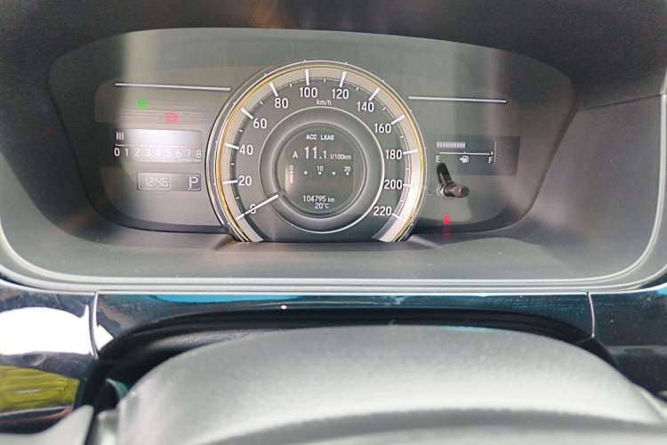 Used Honda Elysion 2016 2.4L Supreme Edition Odometer Close Up