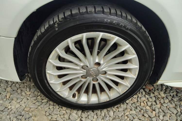 Used Audi A4L 2015 35 TFSI Automatic Standard Model Left Front Wheel Hub