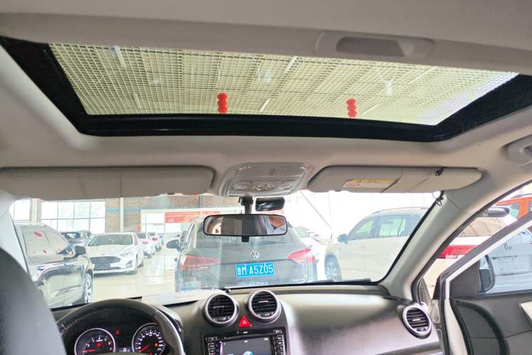 Used Haval H6 2016 Upgraded Model 1.5T Manual Two-Wheel Drive Elite Version Headliner