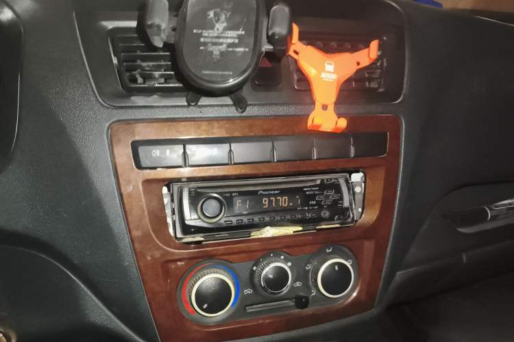 Used CHANGAN KAICHENG Ruixing M60 2019 1.5L Standard Version China VI Emission Standard 5/6 Seats DAM15KR
