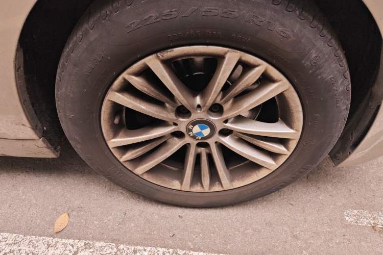 Used BMW 3 Series 2013 320Li Fashion Model
