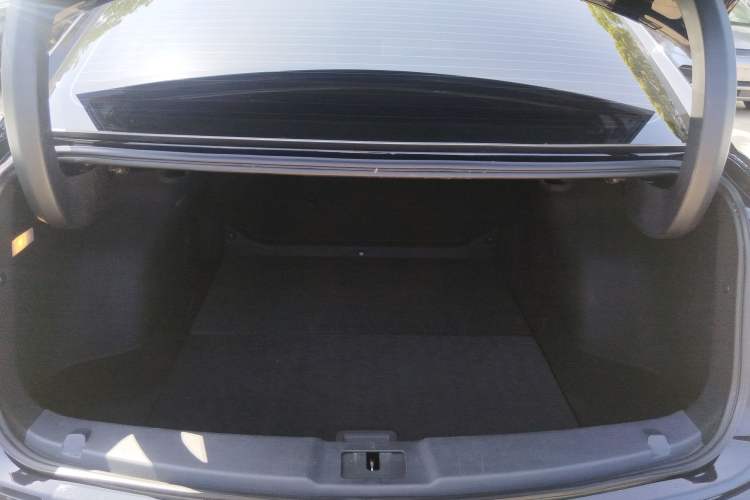 Used Hongqi E-QM5 2024 610 km PLUS Trunk