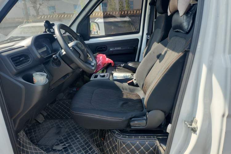 Used JAC Group Blue Cat 2023 M1 Zhongxinhang 38.64kWh Elite Edition Left Rear Seat