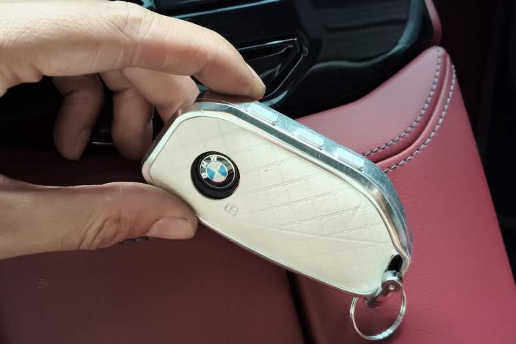 Used BMW 5 Series 2025 530Li Luxury Edition M Sport Package Vehicle Key