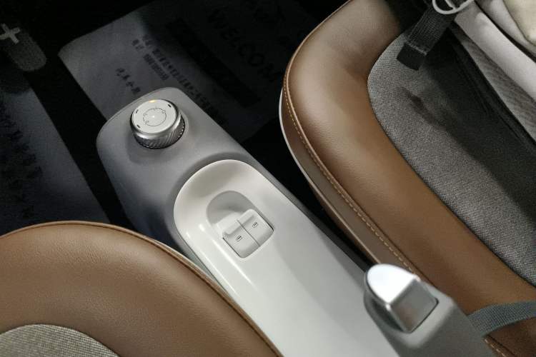 Used Wuling Hongguang MINIEV 2022 GAMEBOY 300km Enthusiast Model with Lithium Iron Phosphate