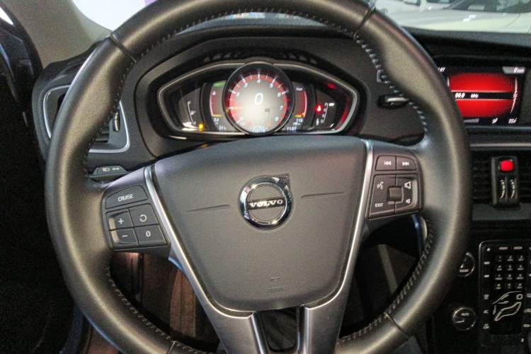Used Volvo V40 2018 T3 Zhiyi Edition Steering Wheel