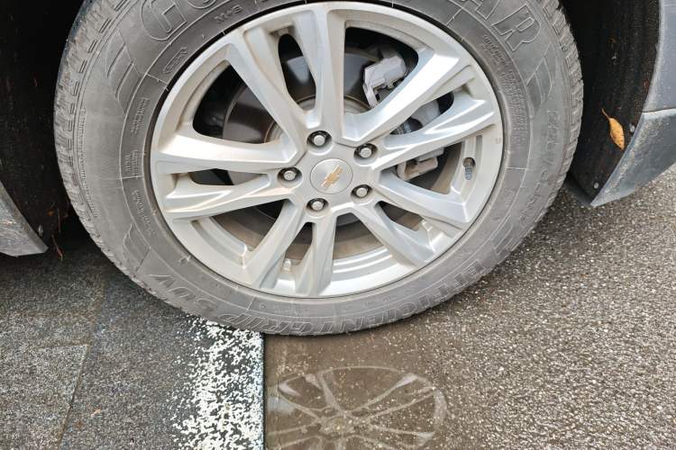 Used Chevrolet Equinox 2017 535T Automatic YuJie Edition Right Front Wheel Hub