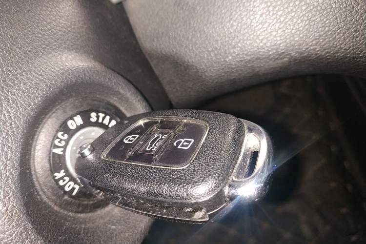 Used Hyundai Elantra (6th Generation / Lingdong) 2016 1.6L Manual ZhiXuan · Dynamic Model
