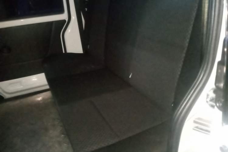 Used Jinbei Gold Hiace M Classic 2022 1.5L Engineering Lion Passenger Vehicle 5 Seats Left Rear Seat