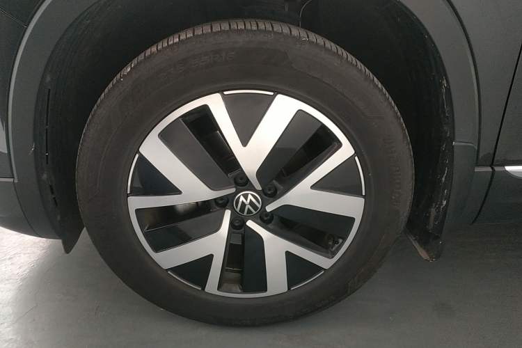 Used Volkswagen Tayron 2024 300TSI Two-Wheel-Drive Luxury Plus Advanced Version Left Front Wheel Hub