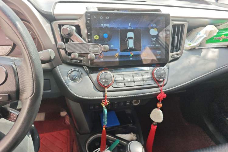 Used Toyota RAV4 2019 2.0L CVT Two-Wheel Drive Pioneer Edition China V Standard