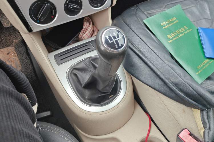 Used Volkswagen Lavida 2013 Classic 1.6L Manual Fashion Edition
