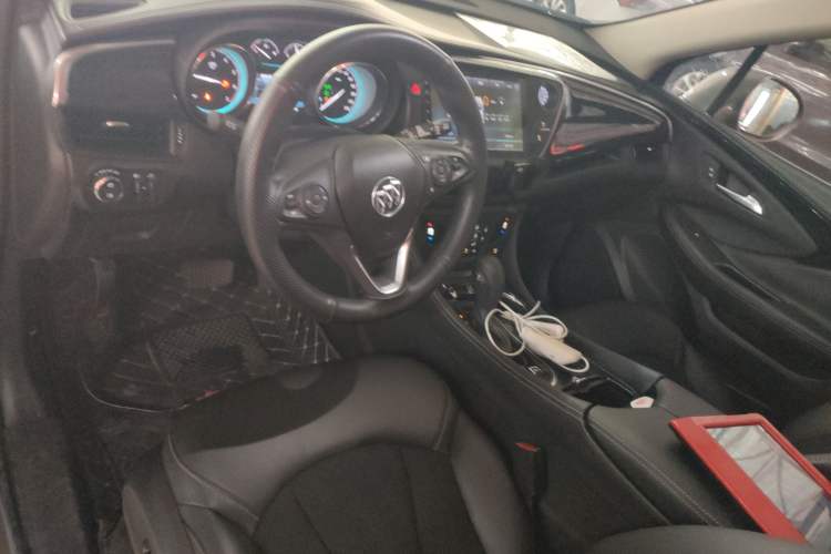 Used Buick Envision 2017 20T Two-Wheel Drive Leading Version Center Console