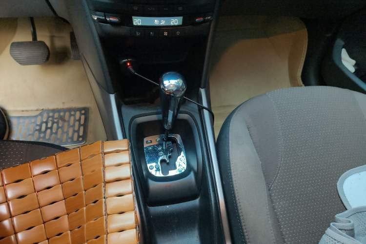 Used Peugeot 2008 2014 1.6L Automatic Fashion Edition
