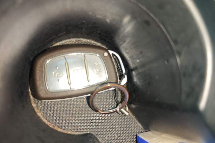 Used Hyundai ix35 2013 2.0L Automatic Two-Wheel Drive Smart GLS China IV Standard Vehicle Key