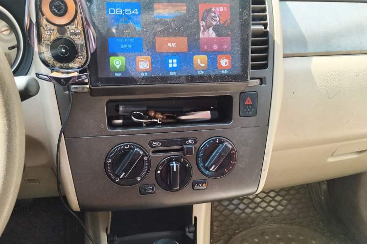 Used Nissan Tiida Sedan 2008 1.6L Automatic Fashion Edition Audio And AC Panel