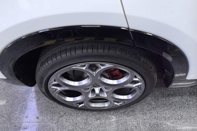 Used Alfa Romeo Tonale 2023 2.0T 268HP AWD Veloce Track Edition
