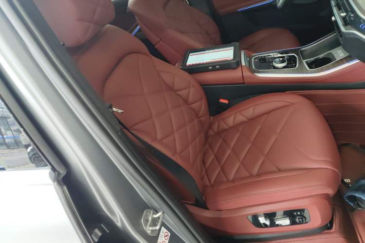 Used BMW X5 2023 xDrive 40Li M Sport Package