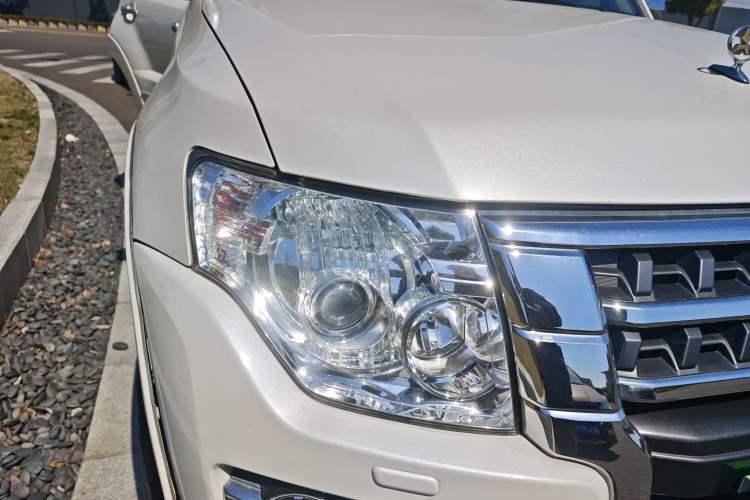 Used Mitsubishi Pajero 2017 V97 3.8L 5-Door GLS Model with Sunroof – Middle East
