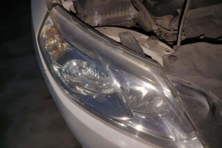 Used Baojun 630 2013 1.5L manual standard version Right Front Headlight