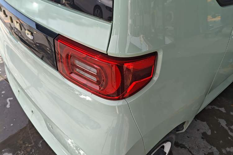 Used Wuling Hongguang MINIEV 2021 Macaron Premium Model – Lithium Iron Phosphate Exterior 3