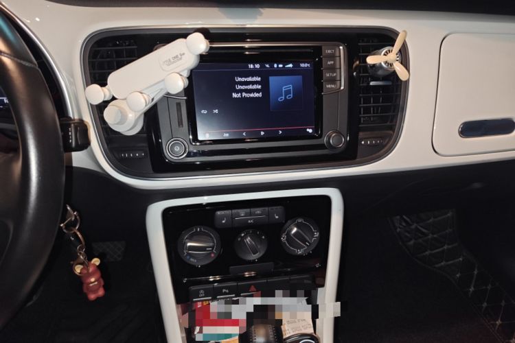 Used Volkswagen Beetle 2018 180TSI Shangle Model Audio And AC Panel