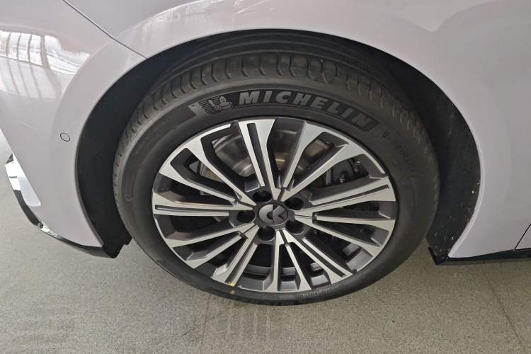 Used Nio ET5 2025 100 kWh Left Front Wheel Hub