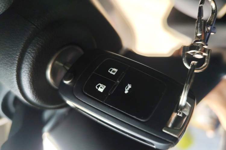 Used Chevrolet Monza 2019 Redline 320T Dual-Clutch Joyful Edition China VI Standard Vehicle Key